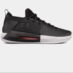 Under Armour Mens UA Drive Low Basketball shoes